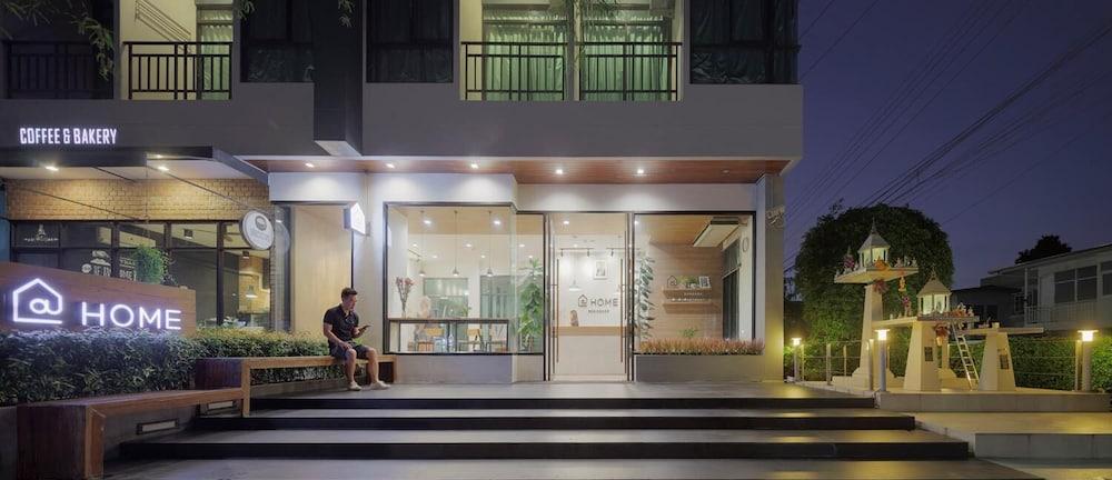 在家法义公寓式酒店 曼谷 外观 照片